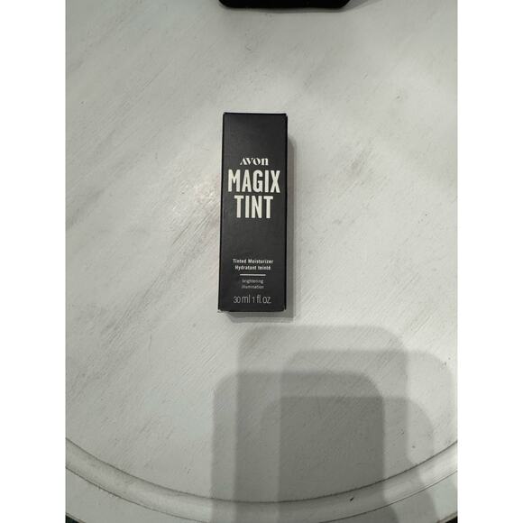 NEW IN BOX AVON MAGIX TINT OIL-FREE TINTED MOISTURIZER SHADE FAIR - Picture 1 of 5